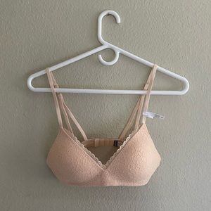 NWOT Aerie Lacey Bra size 34A